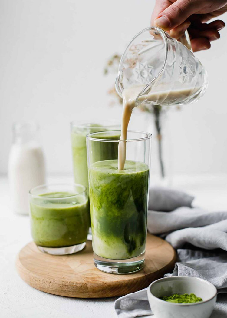 5-Minute Iced Green Tea Matcha Latte